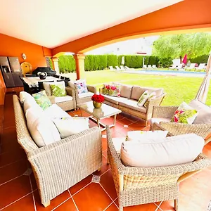 https://villa-sol-y-luna-alhaurin-de-la-torre.1costadelsol.com